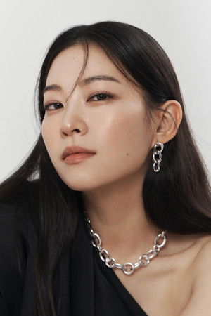 Arden Cho headshot